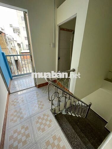 Nhà nguyên căn 2MT trước sau P25 QBT ngay sau lưng ĐH Ngoại Thương