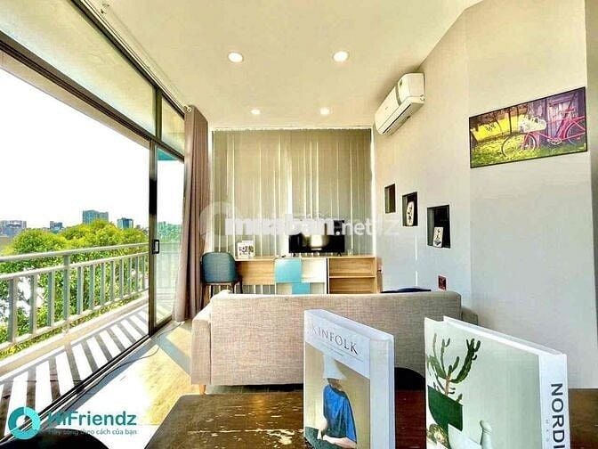 CĂN HỘ 1 PHÒNG NGỦ RỘNG 45m2 BAN CÔNG LỚN GẦN KHU HÀNG XANH, Q1