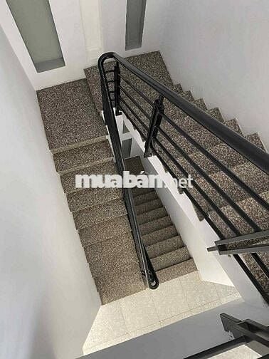 Nhỉnh 3 tỷ - Nhà 4 tầng - giáp Trường Tiểu Học Kim Đồng