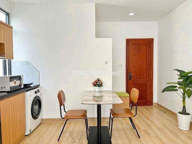 Căn Hộ Ban Công, máy giặt riêng gần Ngã Tư Hàng Xanh giáp Q1,Q3