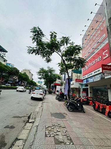 Bán nhà mặt phố Nguyễn Văn Cừ 60m2, 5 tầng, MT 4,5m, vị trí đẹp, 25 tỷ