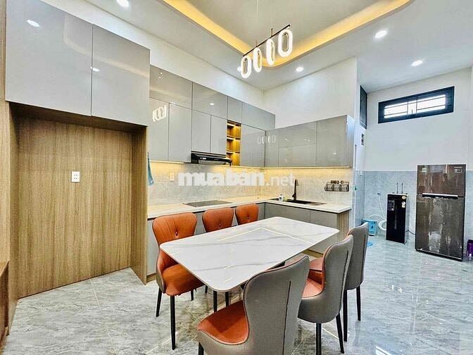 Nhà góc 2 mặt hẻm oto 6m,4 phòng ngủ,đường Phan Văn Trị, Q. Bình Thạnh