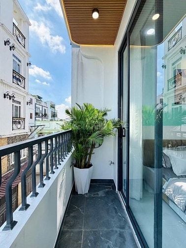 Nhà vị trí vàng 5 phút ra Ngã Tư Hàng Xanh 33m2 giá 2tỷ950 Bình Thạnh