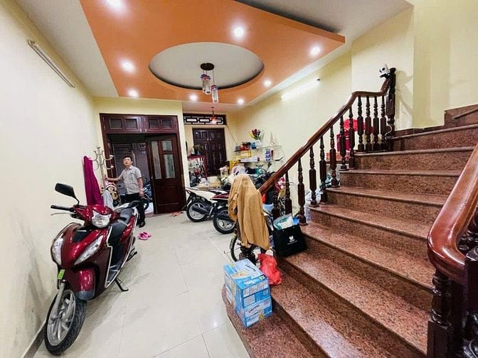 BÁN NHÀ NGUYỄN KHÁNH TOÀN 68M2 - OTO ĐỖ CỬA - GIÁ 18,8 TỶ - 5 TẦNG