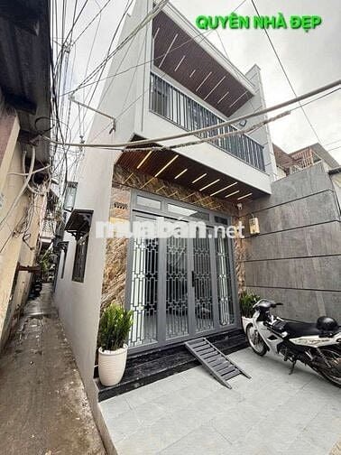 SIÊU PHẨM NHÀ PHỐ 2 TẦNG NGAY CHỢ MỚI HOÀN THIỆN - FULL NỘI THẤT