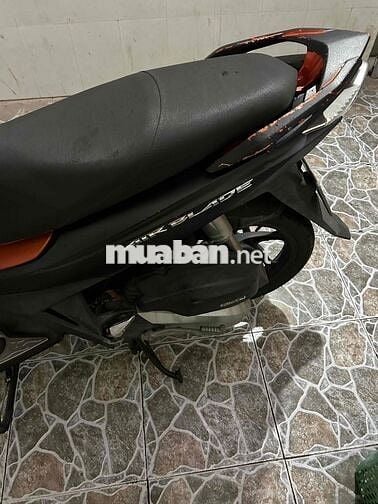 xe đang chạy đi làm