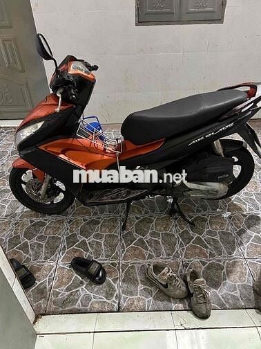 xe đang chạy đi làm