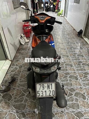 xe đang chạy đi làm