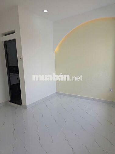 Nhà Bán 1 trệt 2 lầu đúc NHÀ ĐẸP Ở LIỀN ngang4.5mx5m 2 phòng ngủ