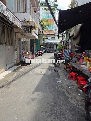 Nhà Bán 1 trệt 2 lầu đúc NHÀ ĐẸP Ở LIỀN ngang4.5mx5m 2 phòng ngủ