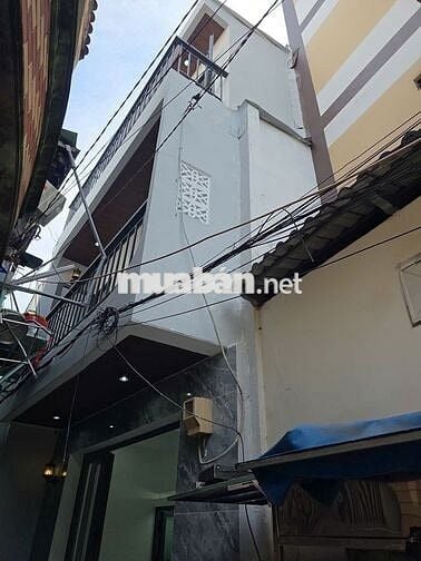 Nhà Bán 1 trệt 2 lầu đúc NHÀ ĐẸP Ở LIỀN ngang4.5mx5m 2 phòng ngủ