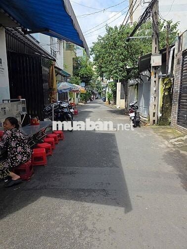 Nhà Bán 1 trệt 2 lầu đúc NHÀ ĐẸP Ở LIỀN ngang4.5mx5m 2 phòng ngủ