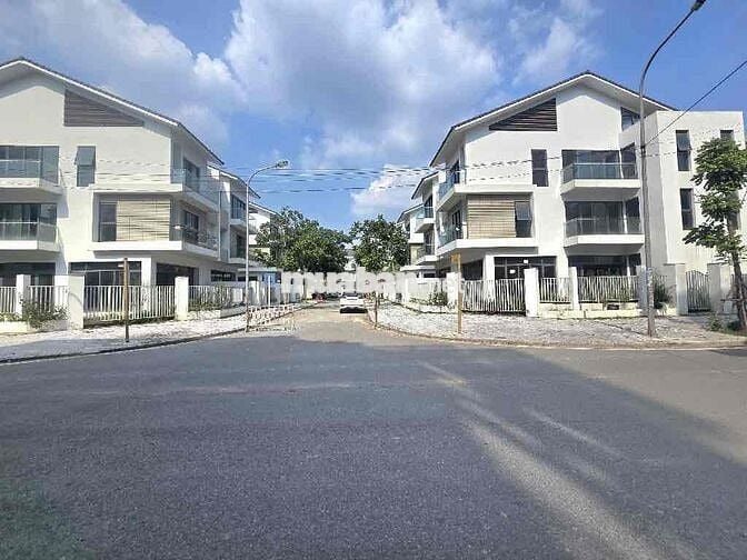 BÁN NHÀ 7 TẦNG THANG MÁY KHU D YÊN NGHĨA, PHÂN LÔ VỈA HÈ ĐƯỜNG 8M.