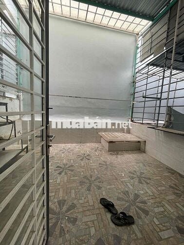 nhà 2,5x12m trệt 3 lầu 3pn 4wc sân thượng, hẻm xe hơi thông