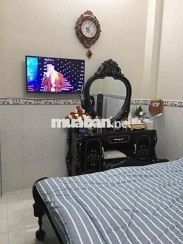 hẻm xe hơi tới cửa , rất an ninh , đường cao không ngập nước