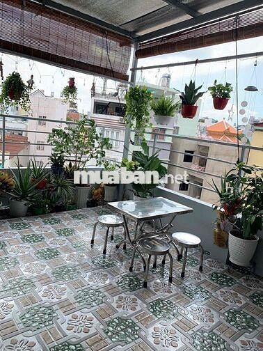 hẻm xe hơi tới cửa , rất an ninh , đường cao không ngập nước