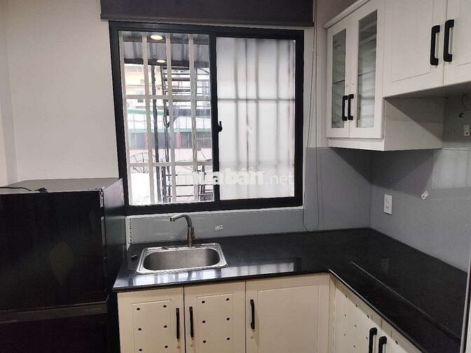 Cần cho thuê phòng dài hạn ở Thái Văn Lung, Quận 1