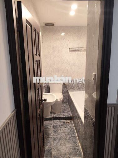 Cần cho thuê phòng dài hạn ở Thái Văn Lung, Quận 1