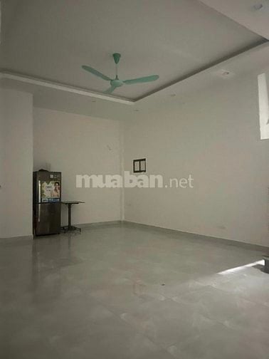 Bán nhà MP Thịnh Liệt, HM giá 10.8 tỷ, 45mx2T, lô góc, KD tốt 