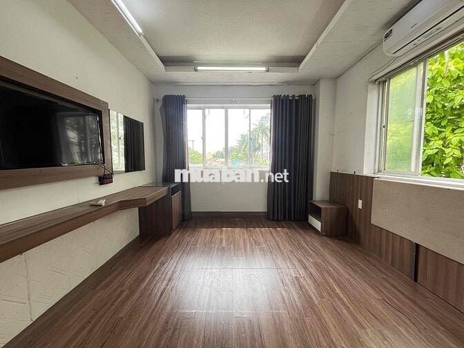 CHUNG CƯ 1 PHÒNG NGỦ-BAN CÔNG LỚN SÁT CITY LAND