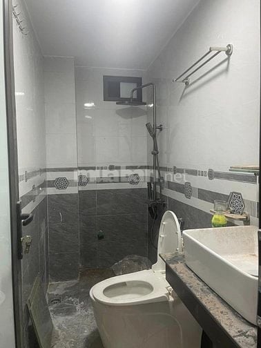 Bán nhà MP Thịnh Liệt, HM giá 10.8 tỷ, 45mx2T, lô góc, KD tốt 