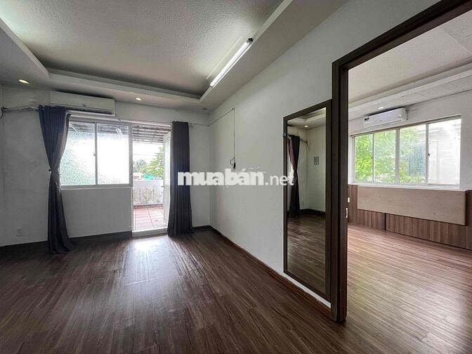 CHUNG CƯ 1 PHÒNG NGỦ-BAN CÔNG LỚN SÁT CITY LAND