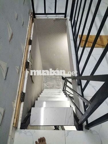 Cho thuê nhà nguyên căn hẻm 95 lê văn lương