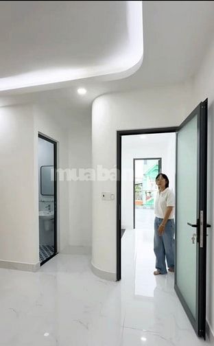 Cho thuê nhà nguyên căn, rộng rãi, tiện nghi.