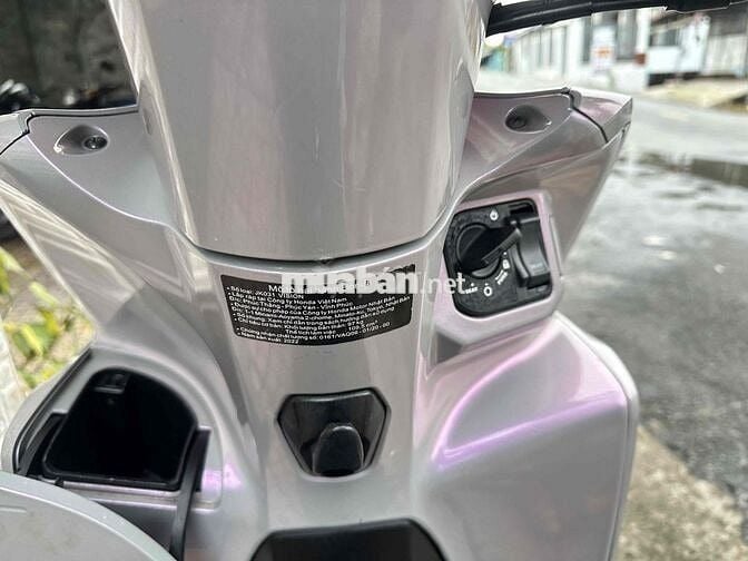 Vission 2022 màu hot chính chủ 65E1