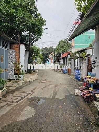 Nhà mặt tiền kế bên chợ, gần Vincom550 Dĩ An vào 300m