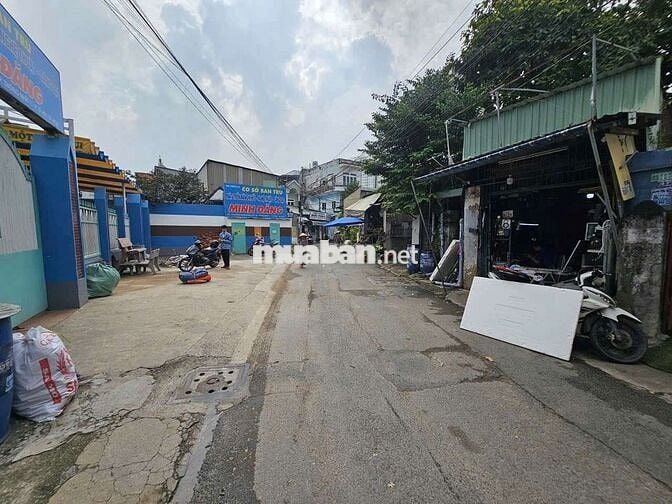 Nhà mặt tiền kế bên chợ, gần Vincom550 Dĩ An vào 300m