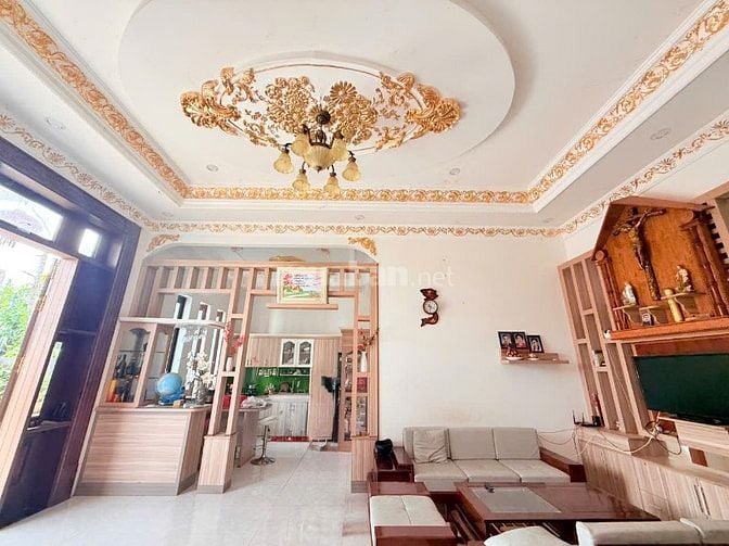 Bán đất thổ cư tặng nhà Tân cổ điển