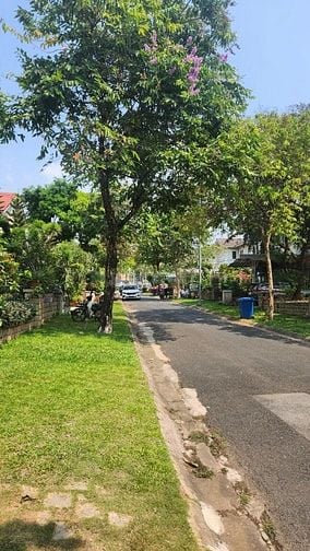 Bán căn nhà khu biệt thự Thảo Nguyên Xanh Sài Gòn, sát bên sân Golf