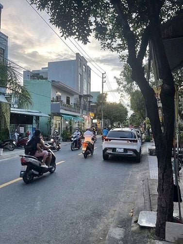 MẶT TIỀN KINH DOANH THÁI THỊ BÔI + 6 CĂN HỘ CHO THUÊ