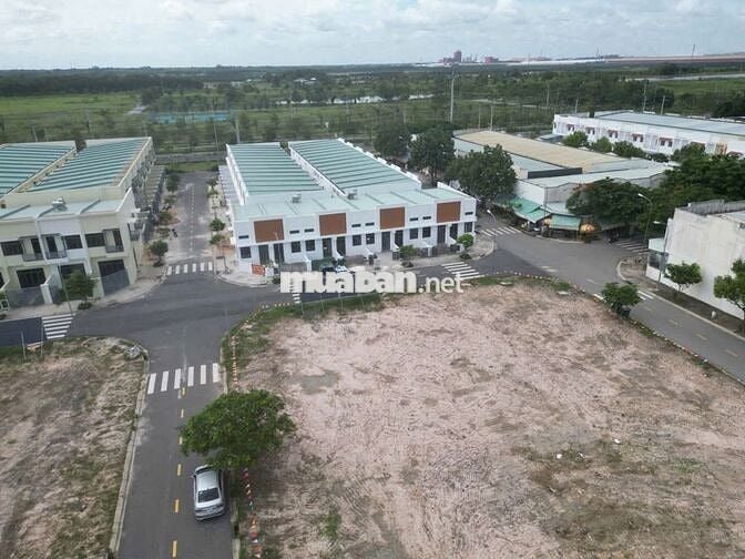 579 TRIỆU SỞ HỮU NHÀ PHỐ NGAY KHU CÔNG NGHIỆP LỚN NHẤT VIỆT NAM