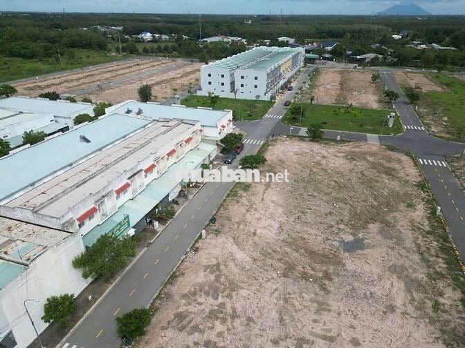 579 TRIỆU SỞ HỮU NHÀ PHỐ NGAY KHU CÔNG NGHIỆP LỚN NHẤT VIỆT NAM