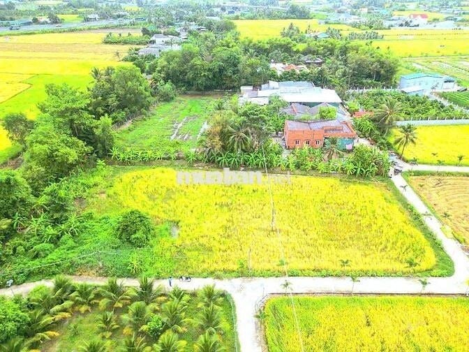 Quá đẹp, 832m2 đất thổ view kênh KDC Mỹ Thạnh, 1.1 tỷ