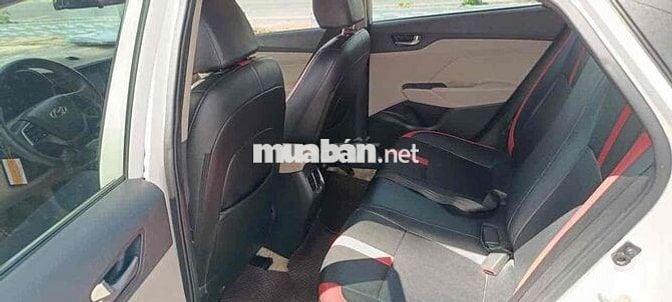 Hyundai Accent 2023 1.4 AT - 100000 km