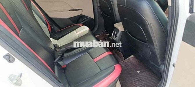 Hyundai Accent 2023 1.4 AT - 100000 km