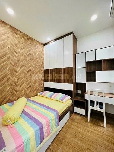 Cần tiền bán gấp nhà CƯ XÁ ĐÔ THÀNH , Q3. GIÁ 2 Tỷ 980. SHR