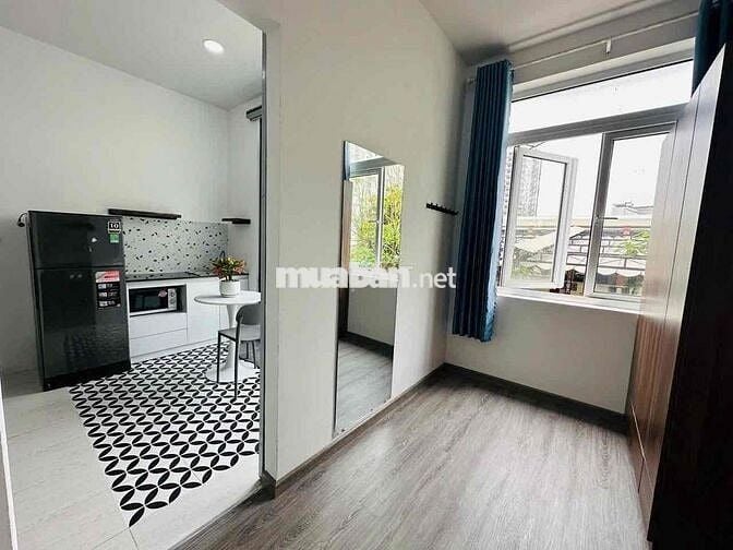 💫 Căn Hộ 1 Phòng Ngủ Ban Công View Thoáng Thang Máy ngay Etown CộngHoà