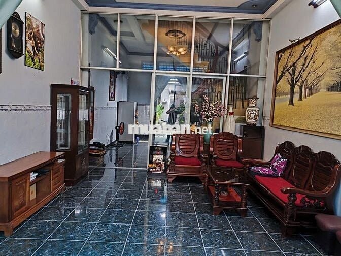 Nhà cho thuê nguyên căn quận Tân Bình đường Phan Huy Ích hẻm rộng.