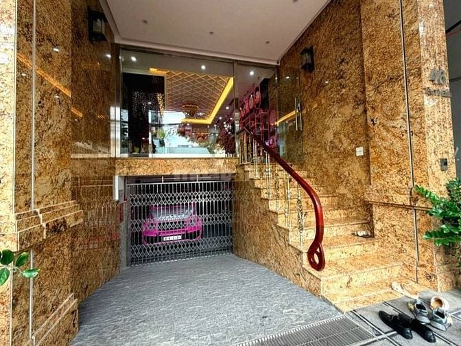 Bán nhà mặt phố Hoàng Quốc Việt Việt, P Nghĩa Đô 100m2, 9 tầng, MT 6m