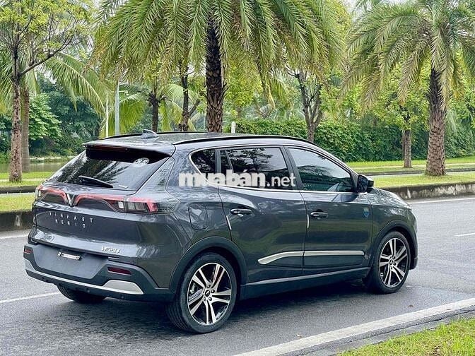 VFe34 2022 Thuê Pin Tiên Phong