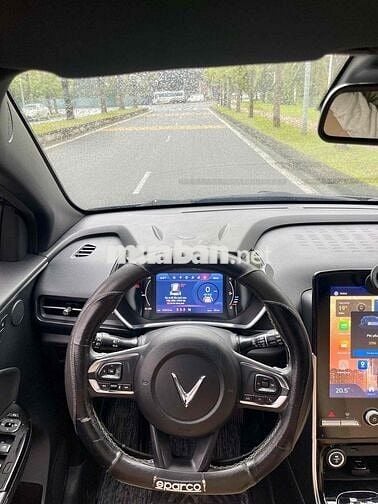 VFe34 2022 Thuê Pin Tiên Phong