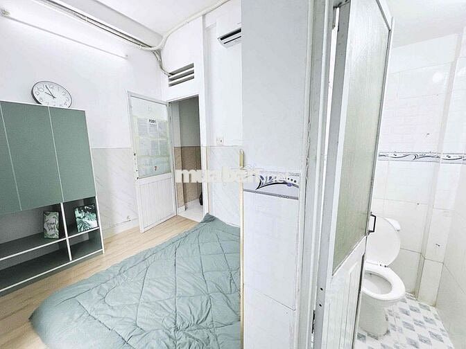 PHÒNG BANCOL THOÁNG SẴN NỘI THẤT CƠ BẢN ĐI BỘ QUA BỆNH VIỆN BÌNH TÂN