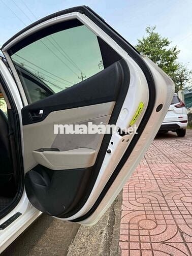 Em bán Hyundai accent 2021 số sàn bản đủ