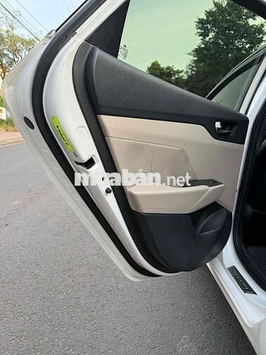 Em bán Hyundai accent 2021 số sàn bản đủ