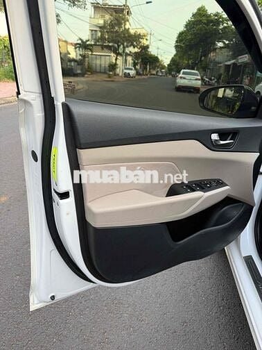 Em bán Hyundai accent 2021 số sàn bản đủ