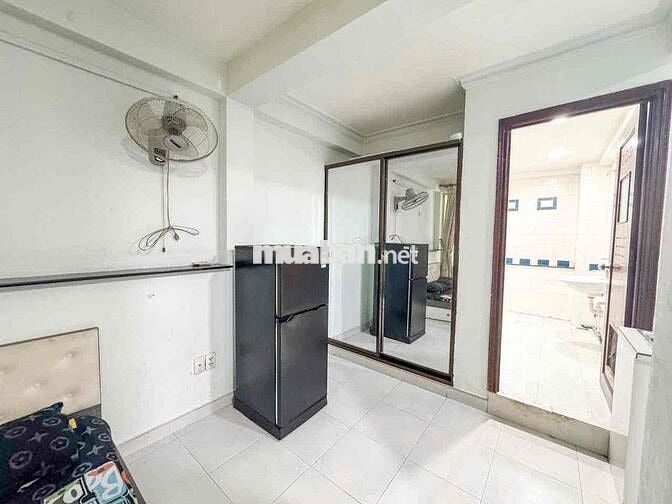 cho thuê phòng có cửa sổ lớn/ đủ nội thất/ cho thu pet nhỏ gần đầm sen